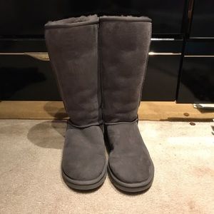 Ugg boots (tall)