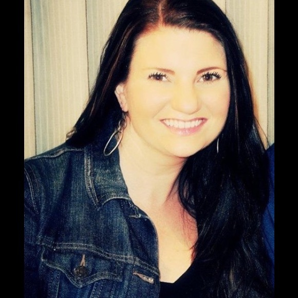 Meet your Posher, Jennifer - Picture 4 of 5