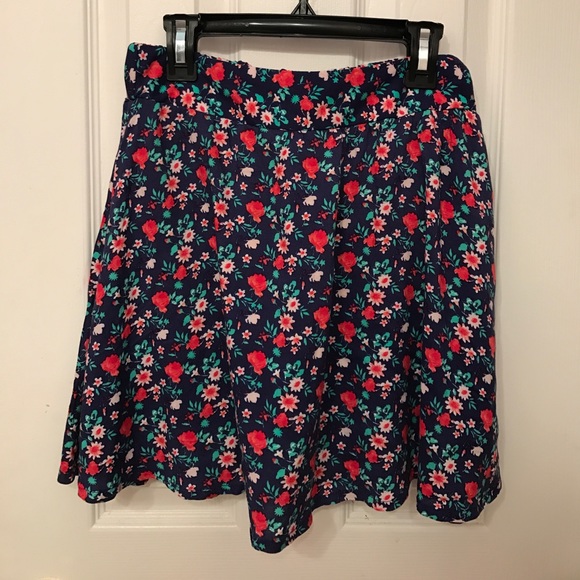 NWOT Charlotte Russe floral skater skirt // Sz S - Picture 1 of 5