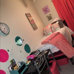 College dorm decor and necessities