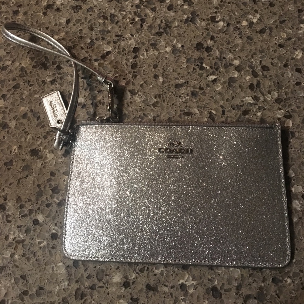 Has not been used! Coach Small Wristlet! 🙌🏼