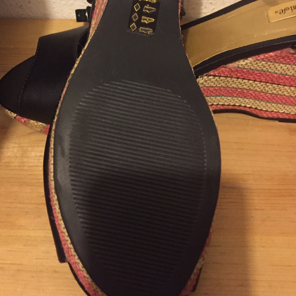 Shoes - Picture 3 of 4