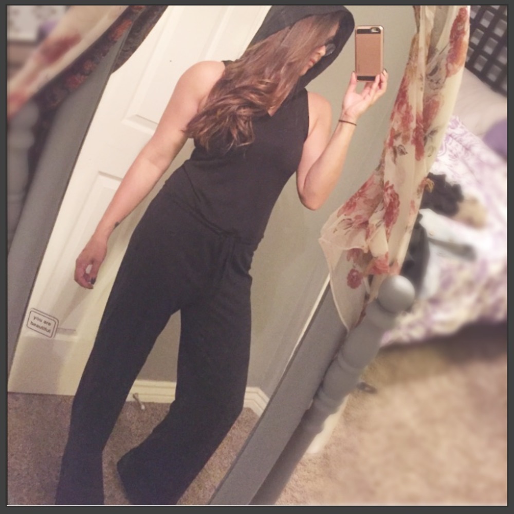 Black one piece hoodie jumper sleeveless