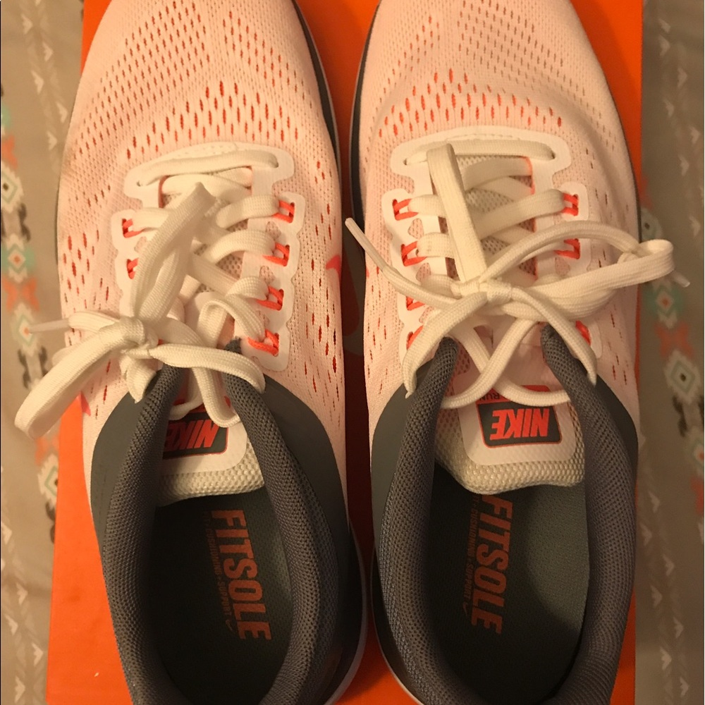 Nike sneakers size 7.5