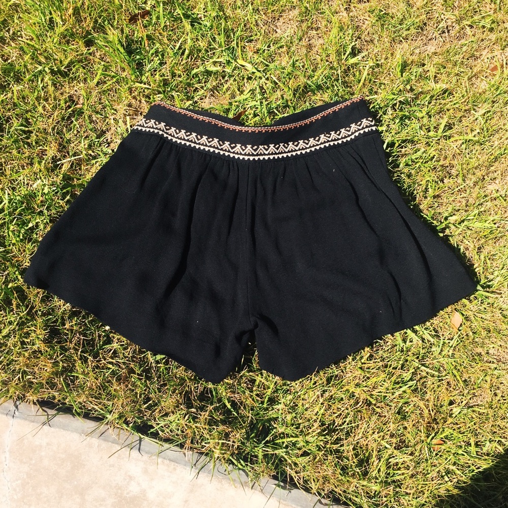 Anthropologie flowy black shorts