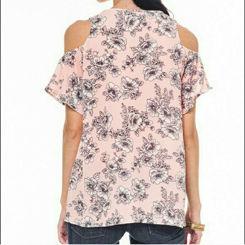 🎉HP!🎉 S or L Pink cutout floral top - Picture 3 of 4