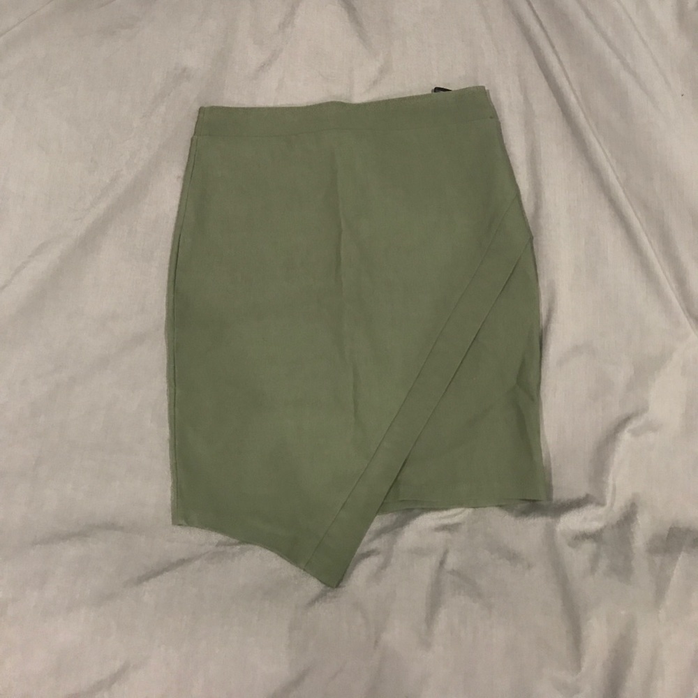 Olive green skirt 🍾