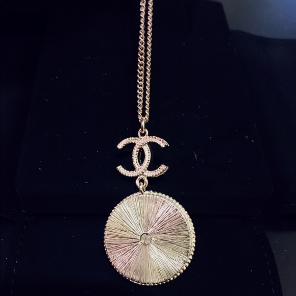‼️SOLD‼️Chanel Necklace - Picture 2 of 4