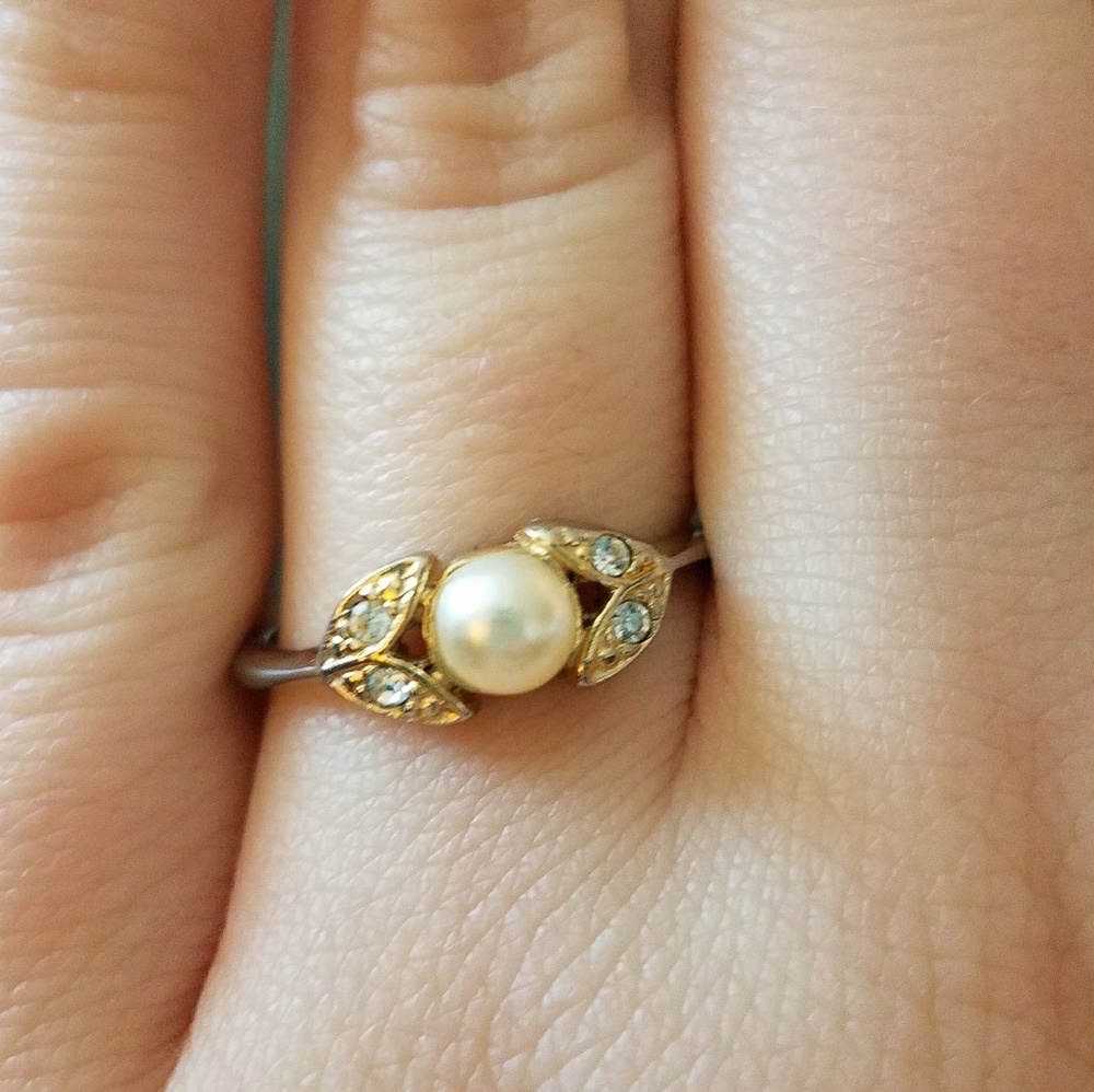Pearl ring