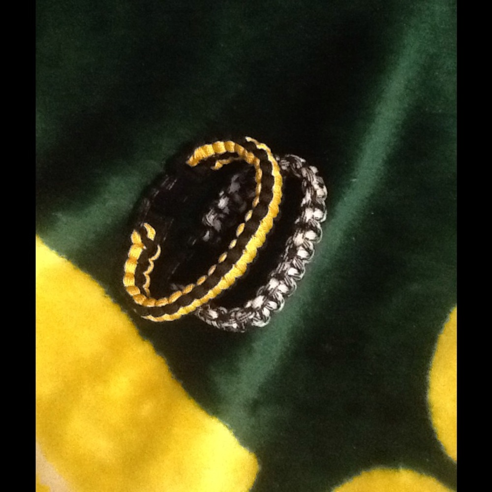 Bracelet/safety rope.