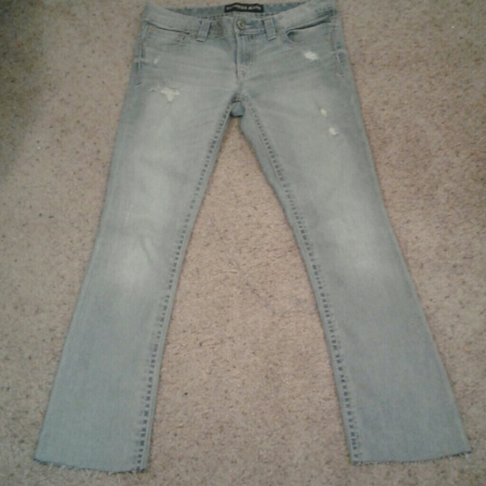 Express Cropped distressed pants! EUC