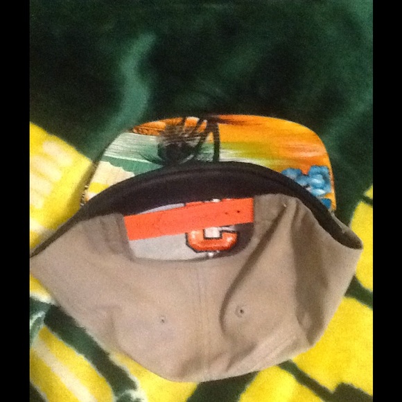 Snap back. - Picture 2 of 2