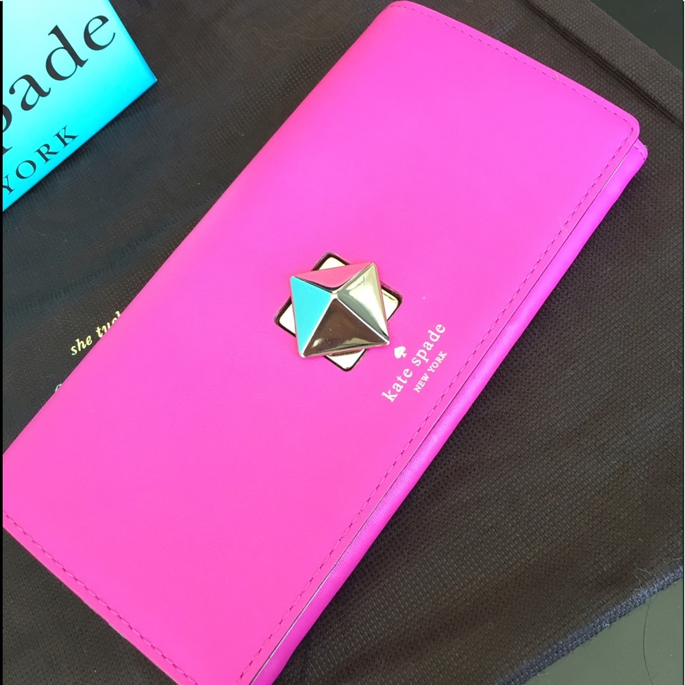 Kate Spade signature turnlock wallet - new
