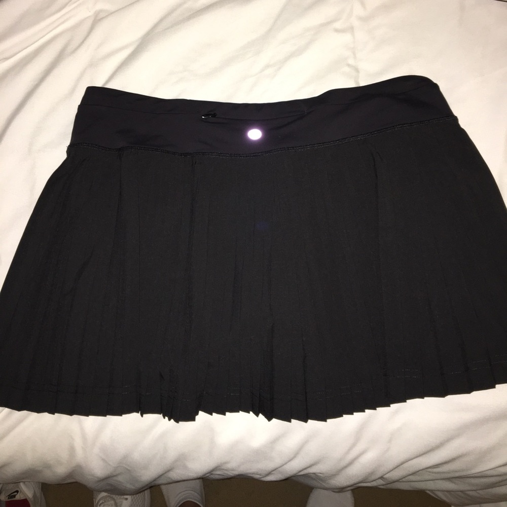 Lululemon black skirt