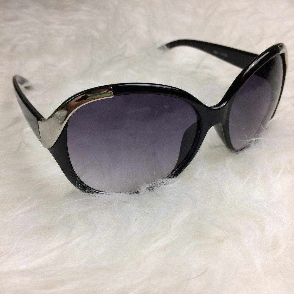 Fashion Sunglasses - 1 black left!
