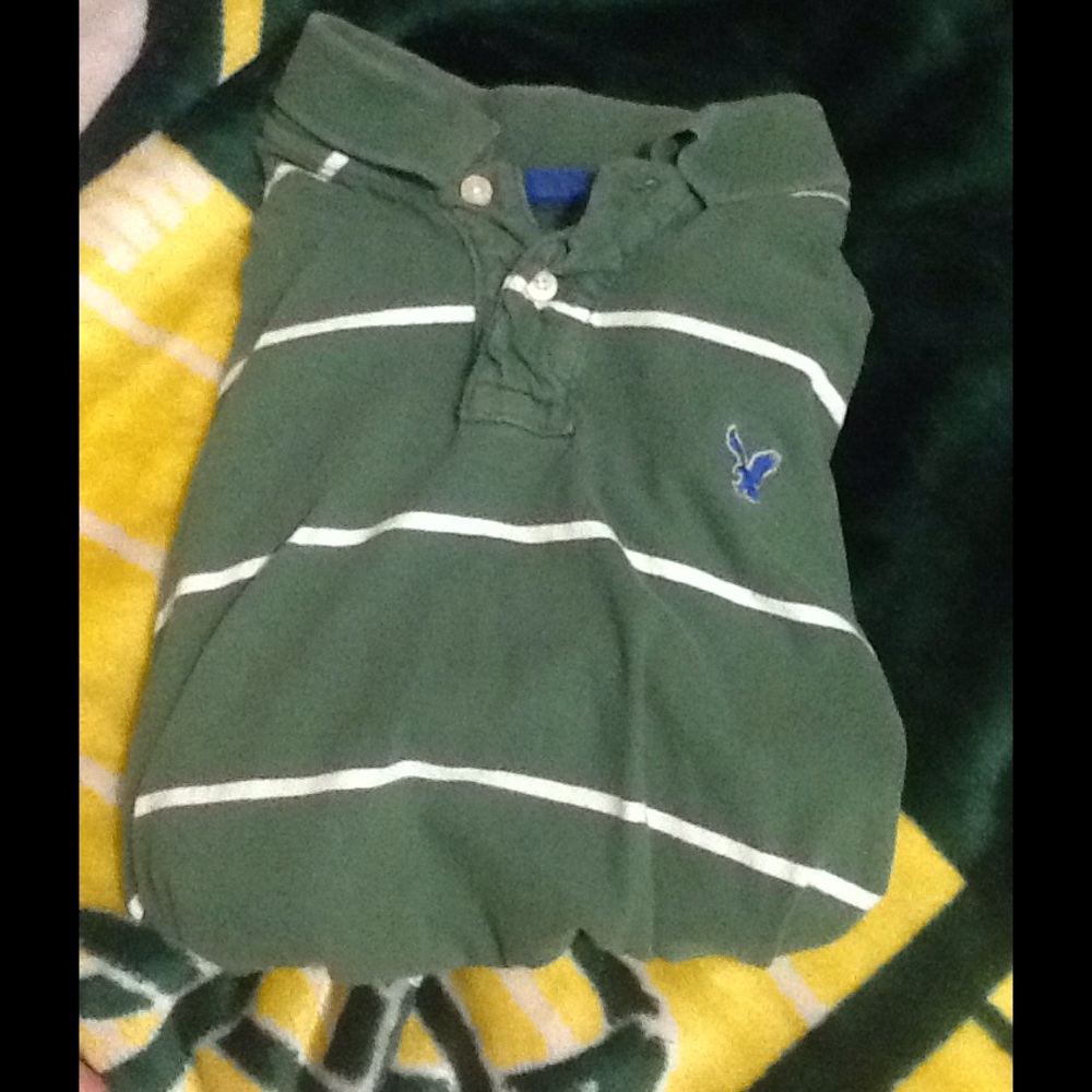 American Eagle polo.