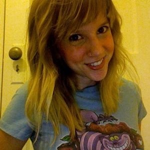 Meet your Posher, Alison