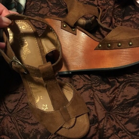 Brash Platform Wedges! - Picture 1 of 2