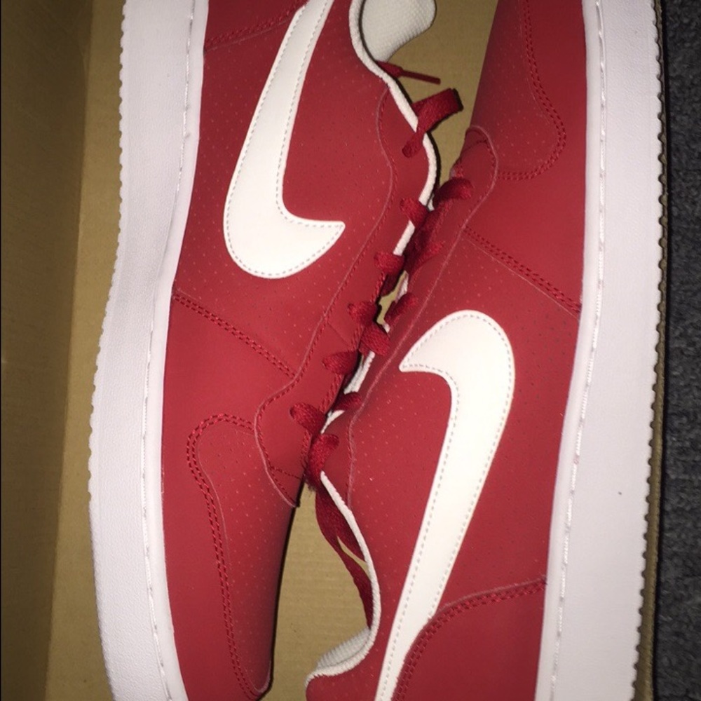 Nike low top shoes
