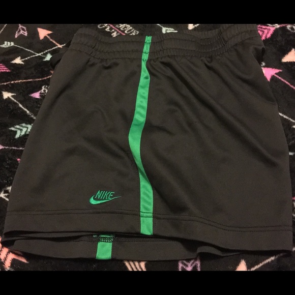NikeDri Fit Black and Green Running Shorts - Picture 4 of 4