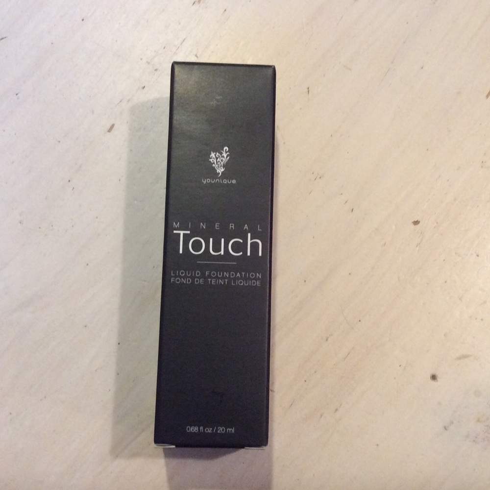 Younique Makeup foundation