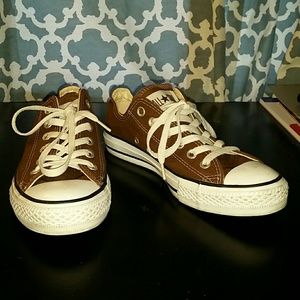Brown Converse Sneakers. Men's 5, Women's 7