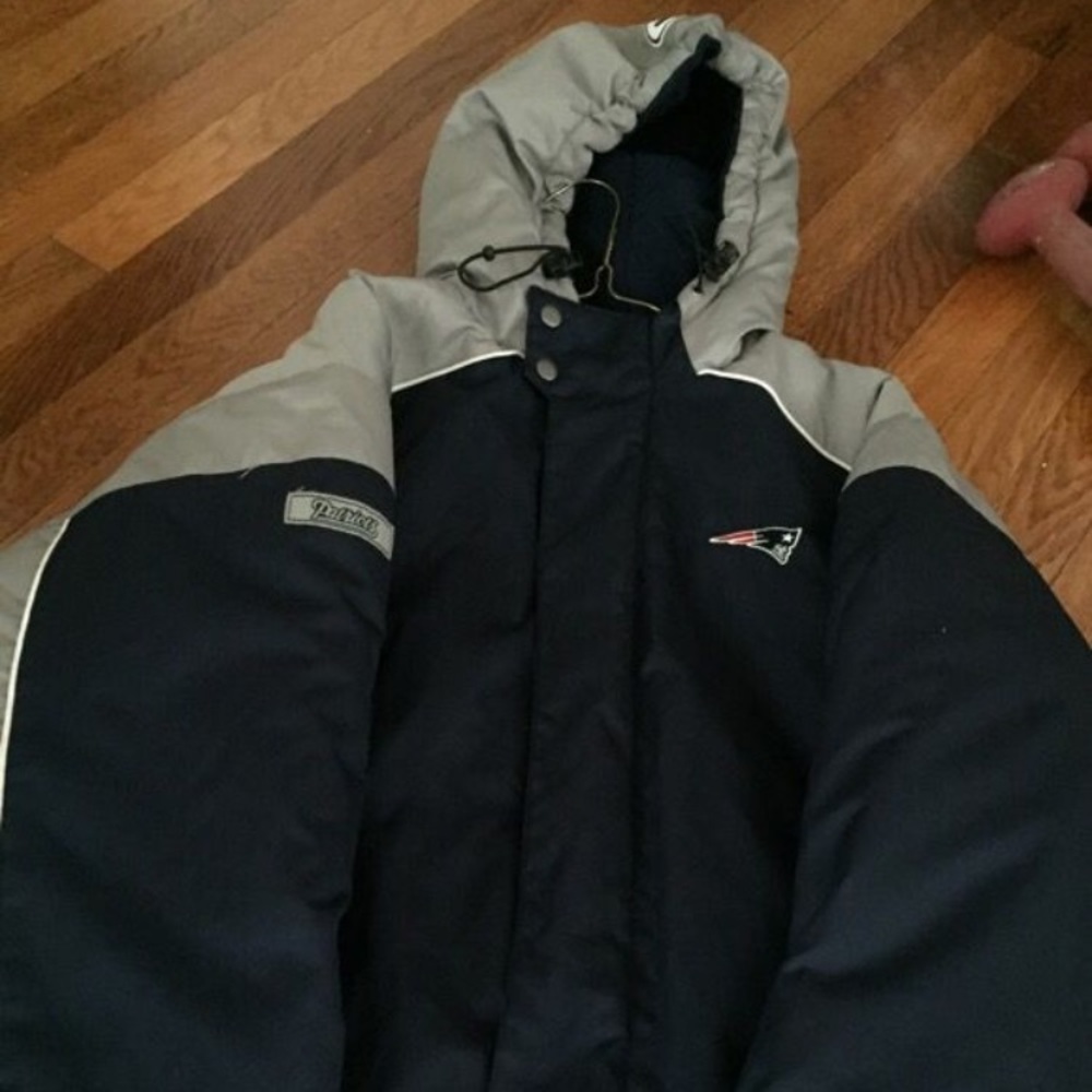 Men's SZ. LG Patriots coat.