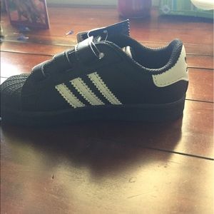 Kids Brand new Black Adidas Sneakers Size 11.5
