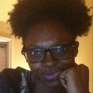 Meet your Posher, Elizabeth