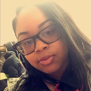 Meet your Posher, Myla