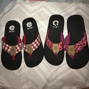 2 pairs of yellow box flip flops
