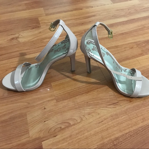 Nude open toe heels - Picture 3 of 3