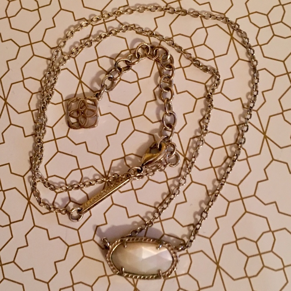 SOLD! Kendra Scott Elisa Pearl Necklace