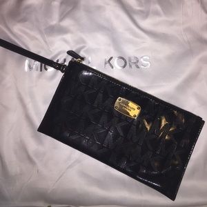 MICHAEL KORS Large Wristlet