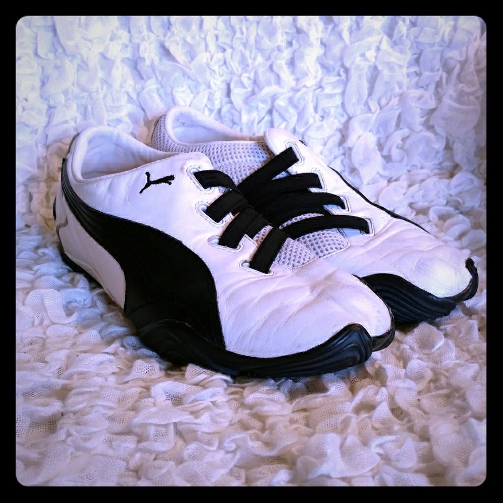 Womens Puma tennis shoes, size 6.5