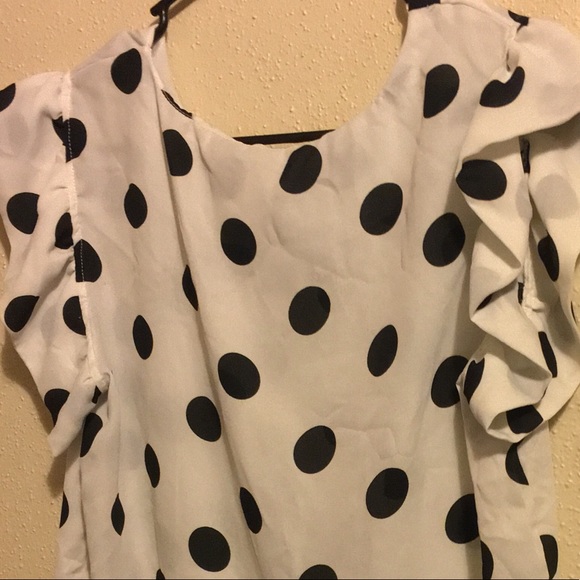 Meno Girl White Polka Dotted short sleeved Blouse - Picture 2 of 4
