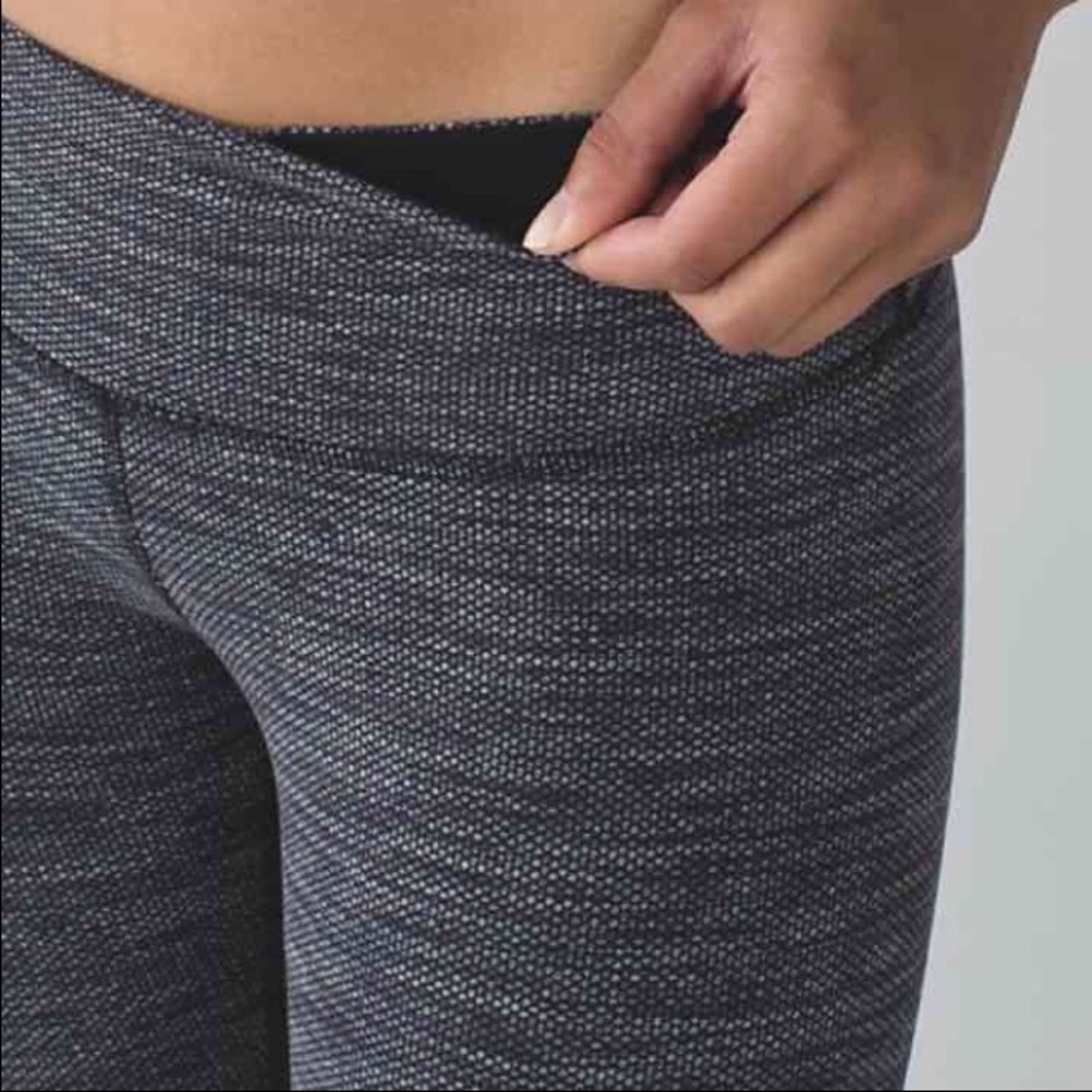 Lululemon Diamond Jacquard Wunder Under 4