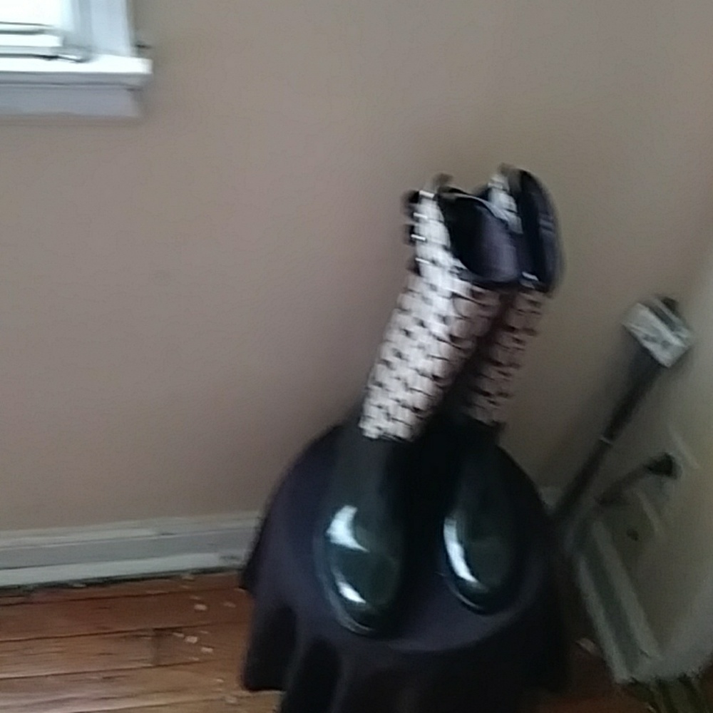 Coach boots size 8