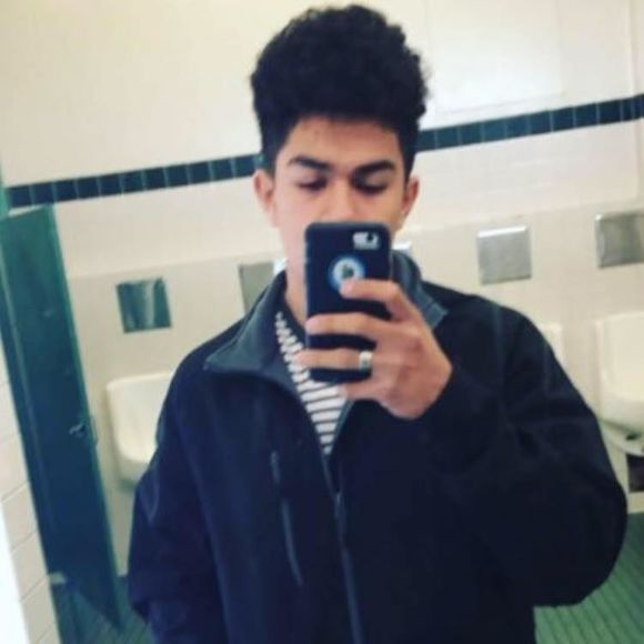 Meet your Posher, Ricardo - Picture 1 of 1