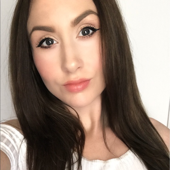 Meet your Posher, Hiliary - Picture 1 of 1