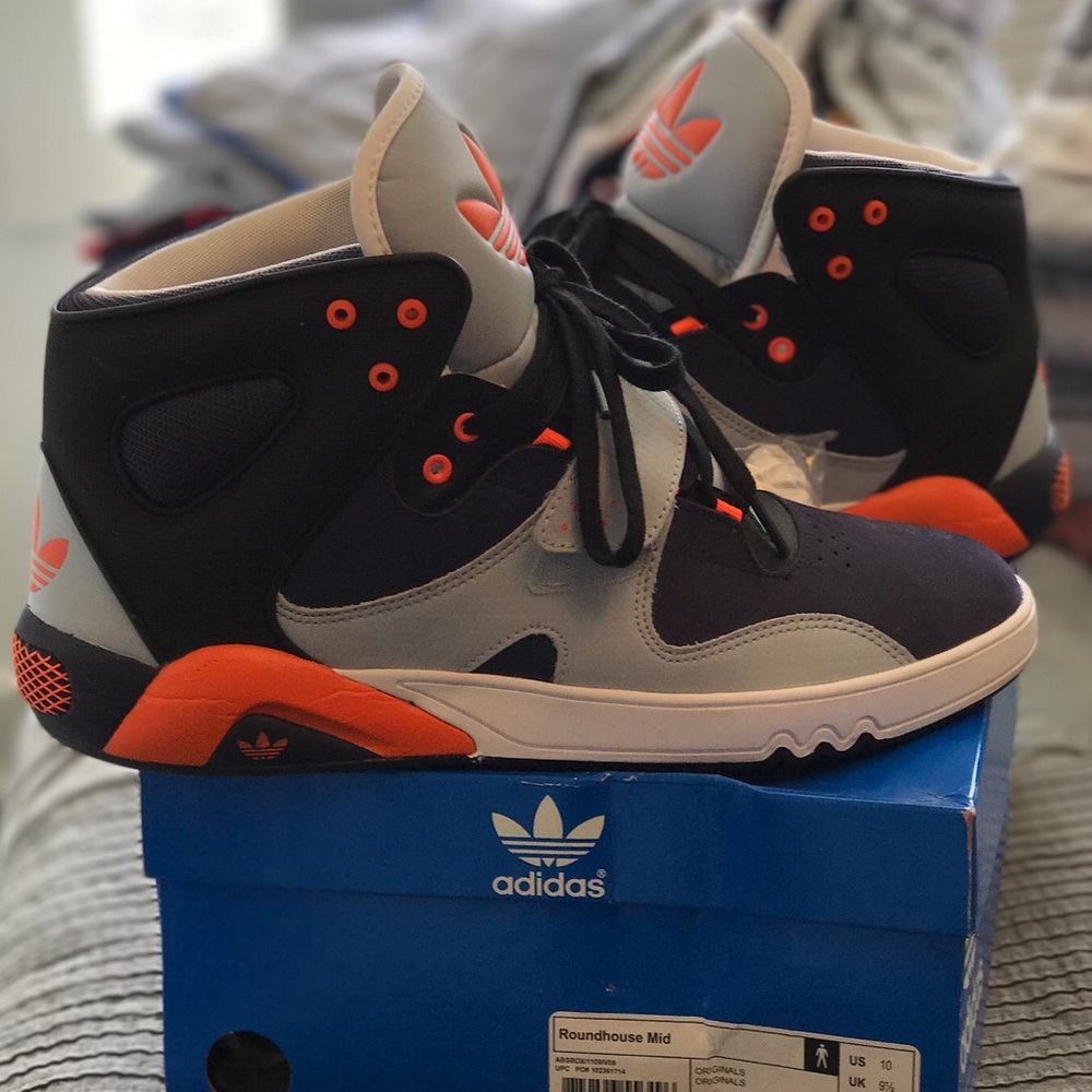 Adidas Roundhouse Mid