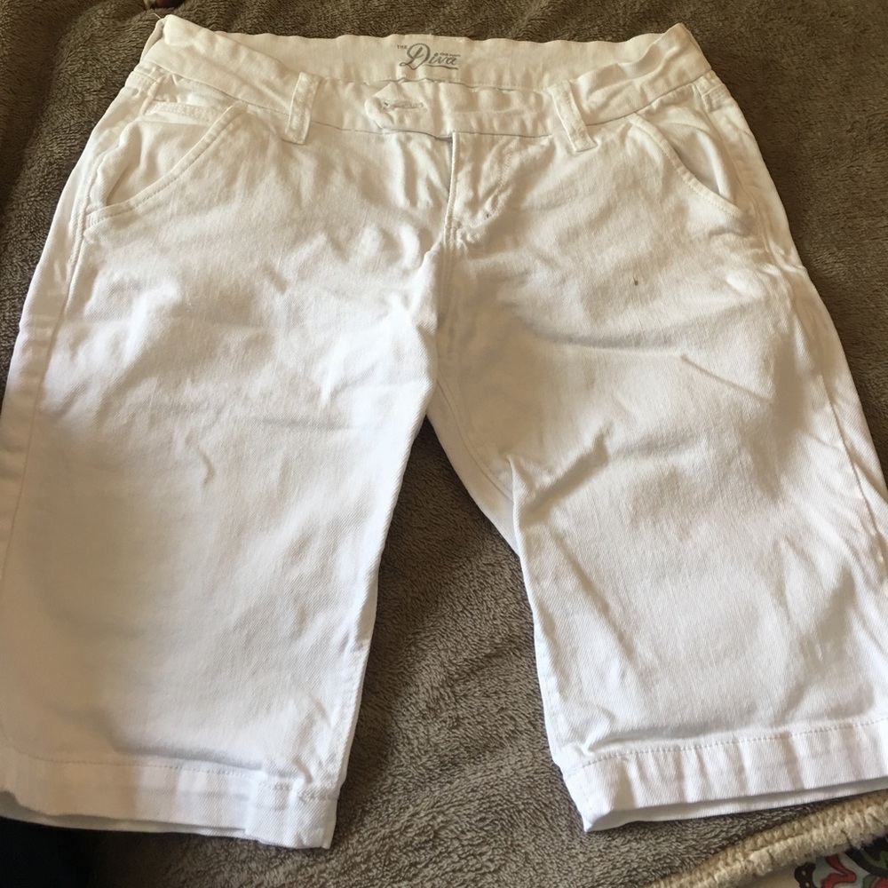 Old navy Bermuda type shorts