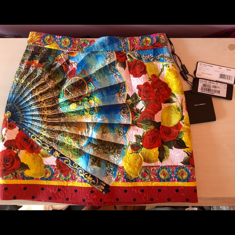 DOLCE & GABBANA SKIRT!