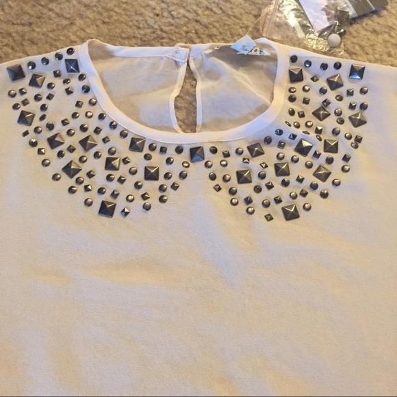 ๐ธ2XHP๐ธ NWT LUCCA Couture Top - Picture 3 of 8