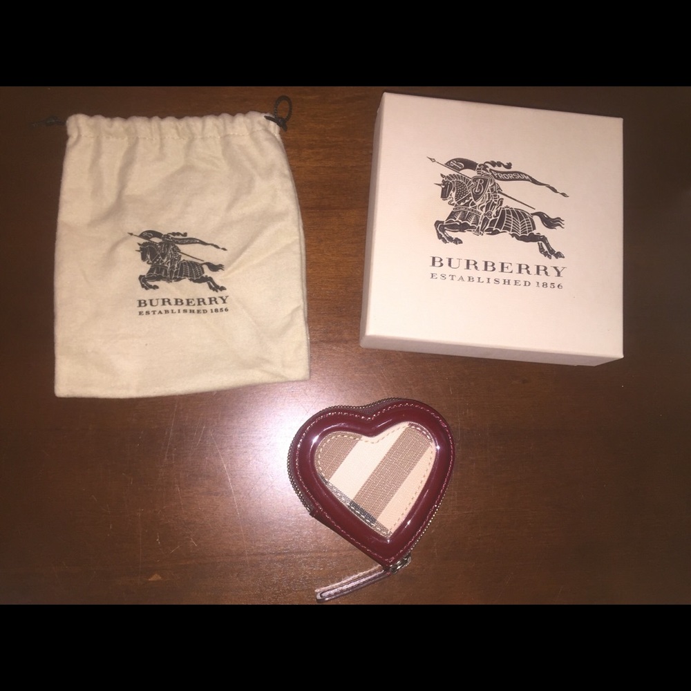 ❌SOLD ❌BURBERRY heart coin purse