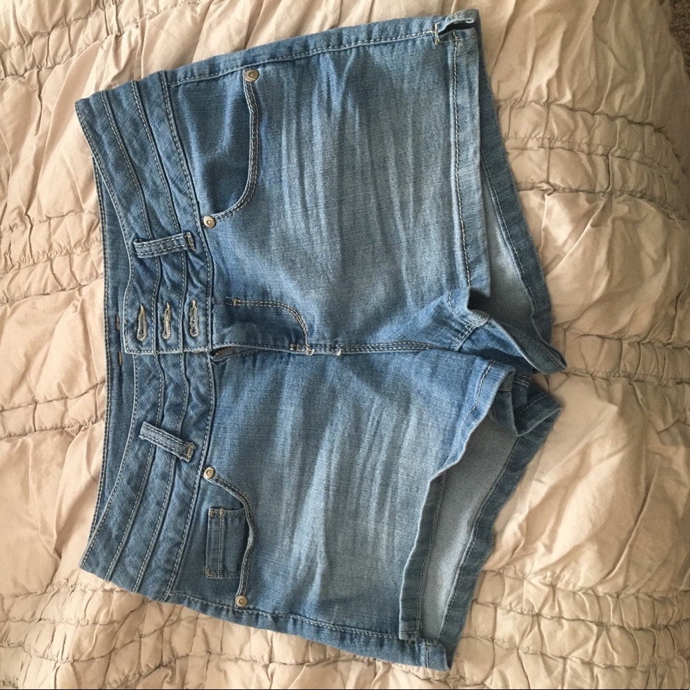 Juniors jean high waisted shorts