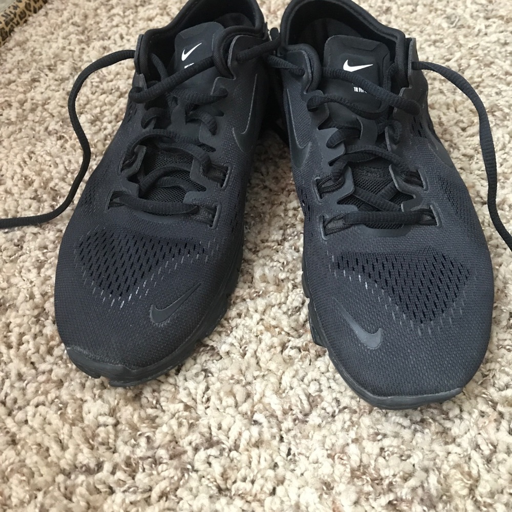 Nike tennis shoes