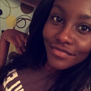 Meet your Posher, Cassandra