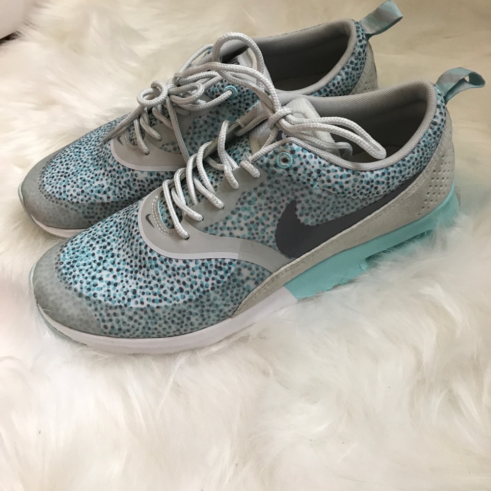 Women's nikes size 9