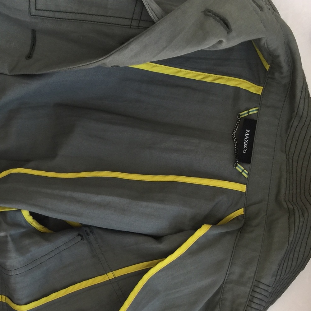 Trench - Picture 3 of 4